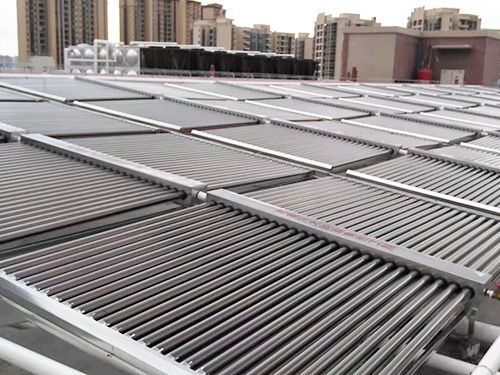 真空管太阳能配空气能热水泵中央供热水系统